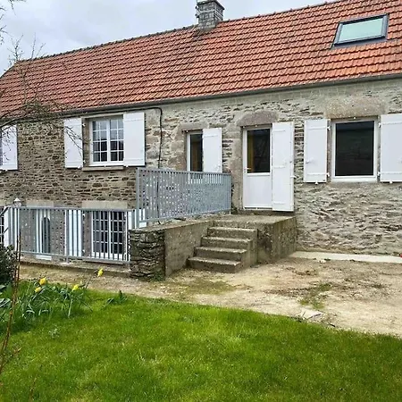 Maison Familiale Dans Le Cotentin Holiday home Virandeville